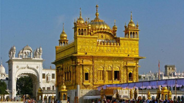 Salah Mengira Kuil sebagai Masjid, Diplomat Inggris Dikecam