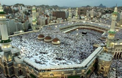 Kamu Tau Alasan Kenapa Pesawat Tidak Pernah Terlihat Melintas di Atas Ka’bah?