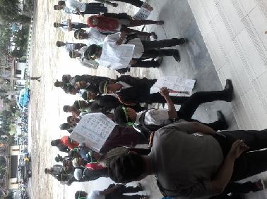 Puluhan Karyawan Bus TMP Demo di DPRD Pekanbaru