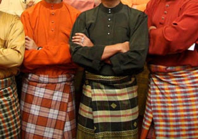 Seluruh Pegawai dan Honorer Wajib Berbahasa Melayu