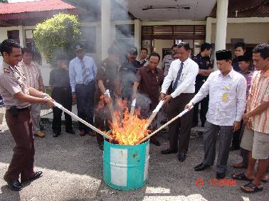 Polda Riau Musnahkan Sabu 40 Gram Milik Heru Boy