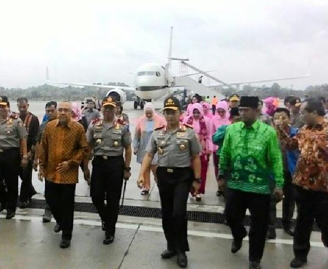 Disambut Gubri di Bandara, Berikut ini Agenda Kapolri Selama di Pekanbaru