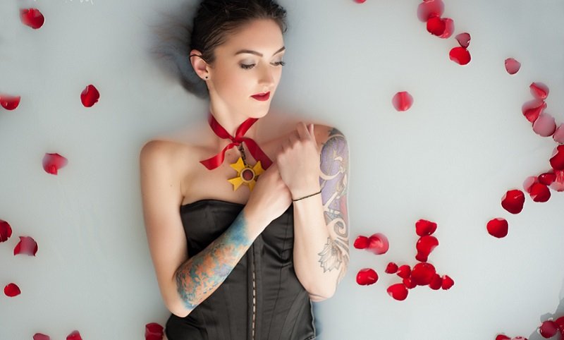 Identik dengan Mistis, Ternyata Mandi Kembang Punya 7 Manfaat bagi Tubuh!