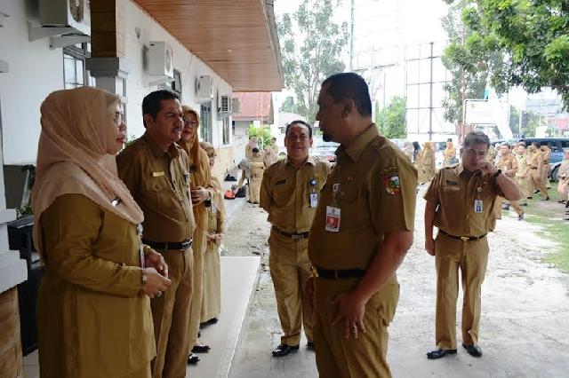 Lihat Kedisiplinan, Kepala BKD Pekanbaru Sidak Diskes