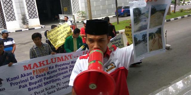 Warga 13 Desa di Sumut Ancam Gabung ke Riau