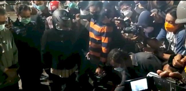 Risma Marah-marah, Pendemo Omnimbus Law Gak Berani Ngelawan