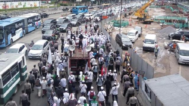 Aksi 112, Anggota DPRD Pekanbaru ini Berangkatkan 200 Jemaah Muslimin Asal Riau