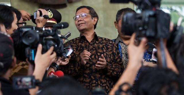 Tak ada yang ngaku naikkan tarif STNK, Mahfud: Salahnya Habib Rizieq