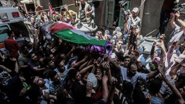 Ribuan Orang Hadiri Pemakaman Razan Najjar di Gaza