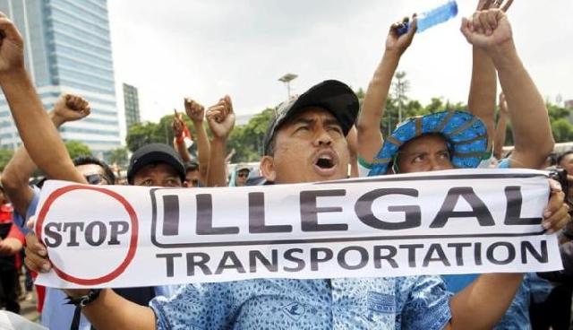 Tarif dan Jumlah Taksi Online akan Diatur