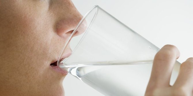 Ini bahaya mengerikan dari terlalu banyak minum air putih!
