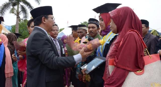 455 Lulusan Politiknik Bengkalis Diwisuda