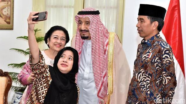 Semringahnya Mega, Jokowi dan Puan saat Wefie dengan Raja Salman