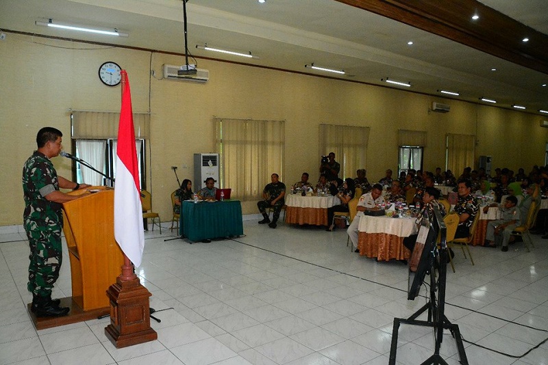 Kasrem Pimpin Pertemuan Komsos di Makorem 031/WB