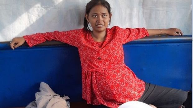 Sebelum Lompat, Ibu Hamil Tenggak Kopi Campur Autan