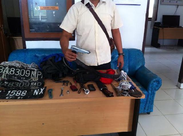 3 Pelaku Curat Ranmor Roda 4 di Kuansing Ditangkap di Jalintim Pangkalan Lesung