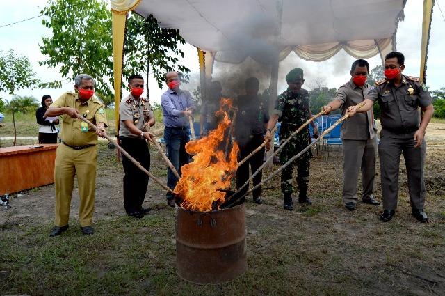 Polres Siak Musnahkan Bawang dan Ganja Kering Tanpa Sepengetahuan Media