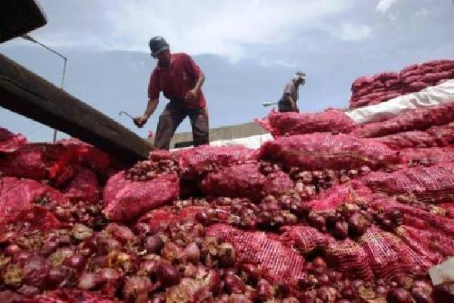 Satpol Air Polres Dumai Amankan 26,4 Ton Bawang Merah Ilegal