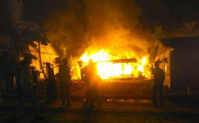 Rumah Nenek Parumi Ludes Dilalap Sijago Merah