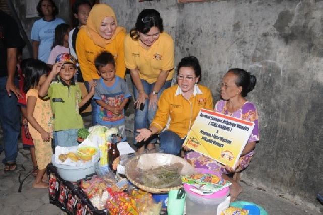 Tim Srikandi Golkar Dan BPBD Bantu Korban Kebakaran