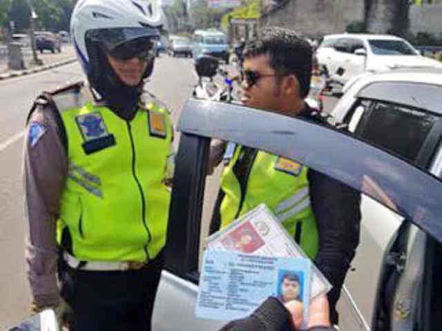 Video Viral Polantas Gadungan Terciduk Saat Pungli