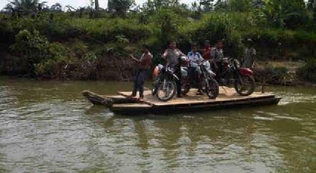 Masyarakat Banjar Datar Keluarkan Biaya Mahal Untuk Menyeberang