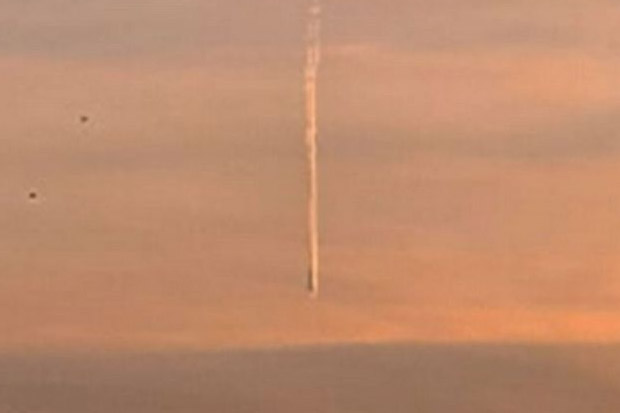 Lupakan Pandemi, Netizen Inggris Sibuk Berdebat Soal UFO Jatuh