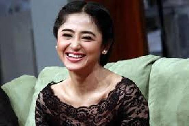 Dewi Perssik Anggap Kasusnya dan Sandiaga Uno Dipolitisir