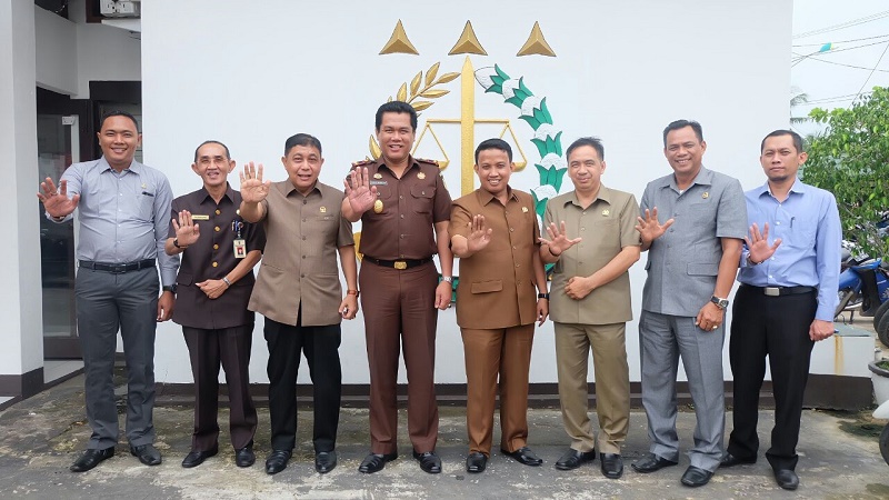 Dalam Rangka Penguatan Fungsi, DPRD Teken MoU Dengan Kejaksaan