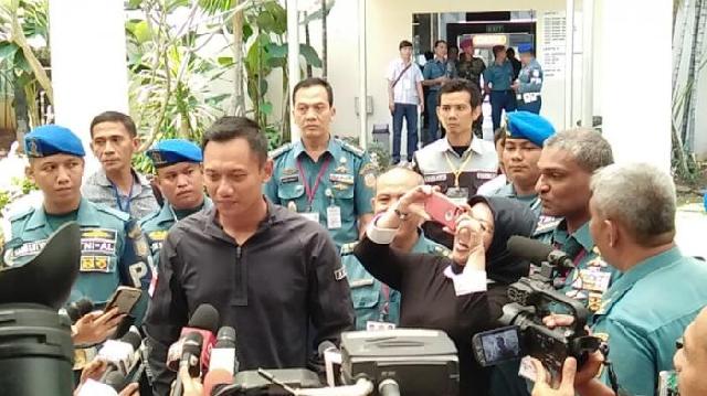 Agus-Sylvi rajai survei, Sekjen Demokrat sebut politik penuh kejutan