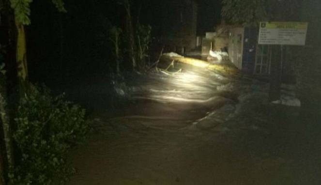 Banjir Bandang Terjang Lombok, 2 Tewas, Ratusan Rumah Rusak