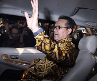 Seharusnya Rusli Zainal Sudah Ditahan