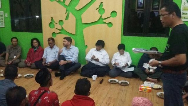 Menteri LHK Ditodong Soal Kartu Sehat dan Pelestarian Hutan di Batanghari