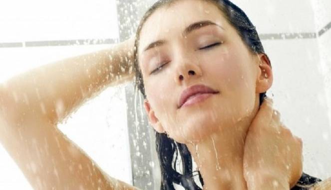 Lima Kebiasaan Mandi yang Dapat Merusak Kecantikan Kulit