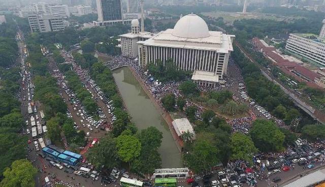 Filosofi Kenapa Istiqlal Dibangun di Dekat Katedral