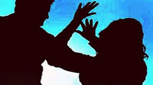 Mabuk obat batuk, pengendara motor pukul Polwan