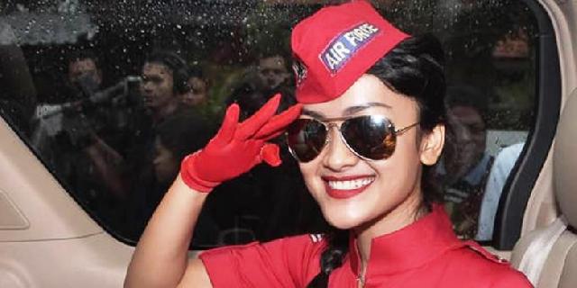 Jupe Ingin Jadi Pendamping yang Pintar bagi Prabowo