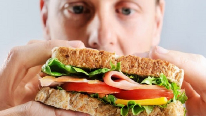 Bahaya Sering Makan Sendirian