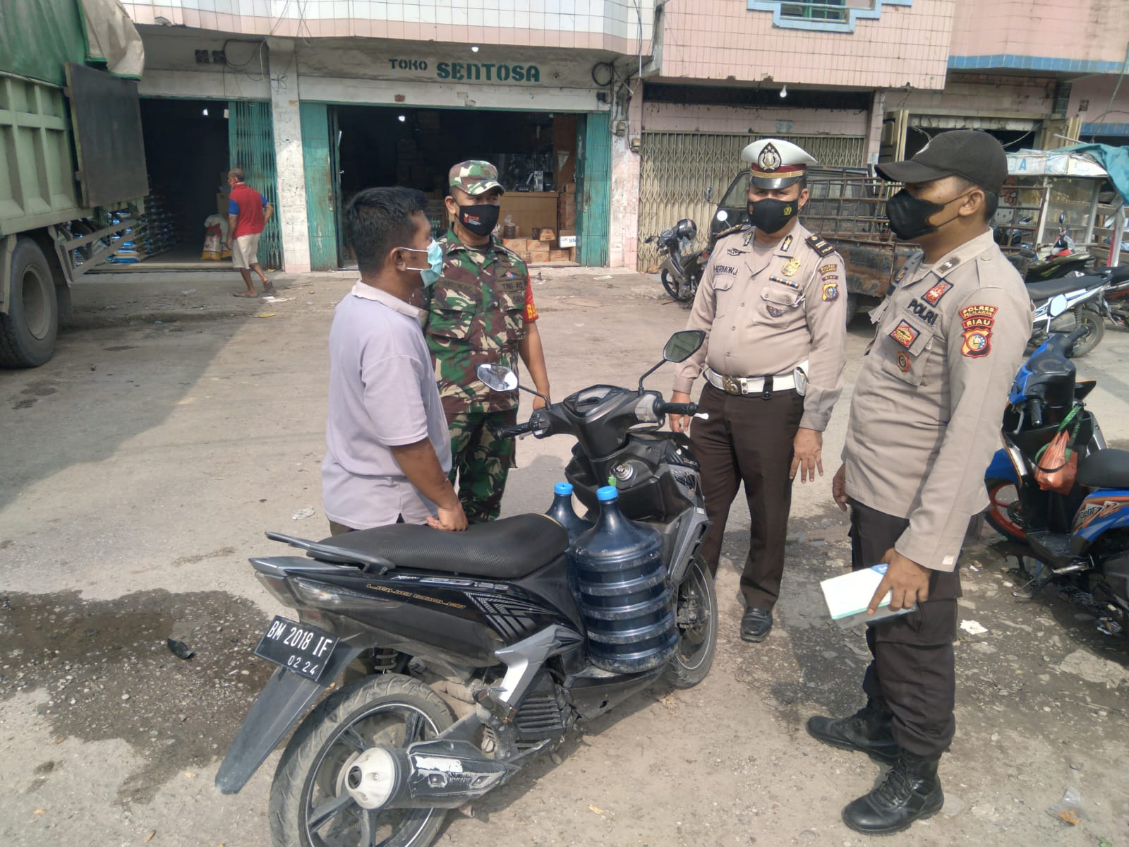 Polsek Pangkalan Kerinci Minta Masyarakat Terapkan 5M 