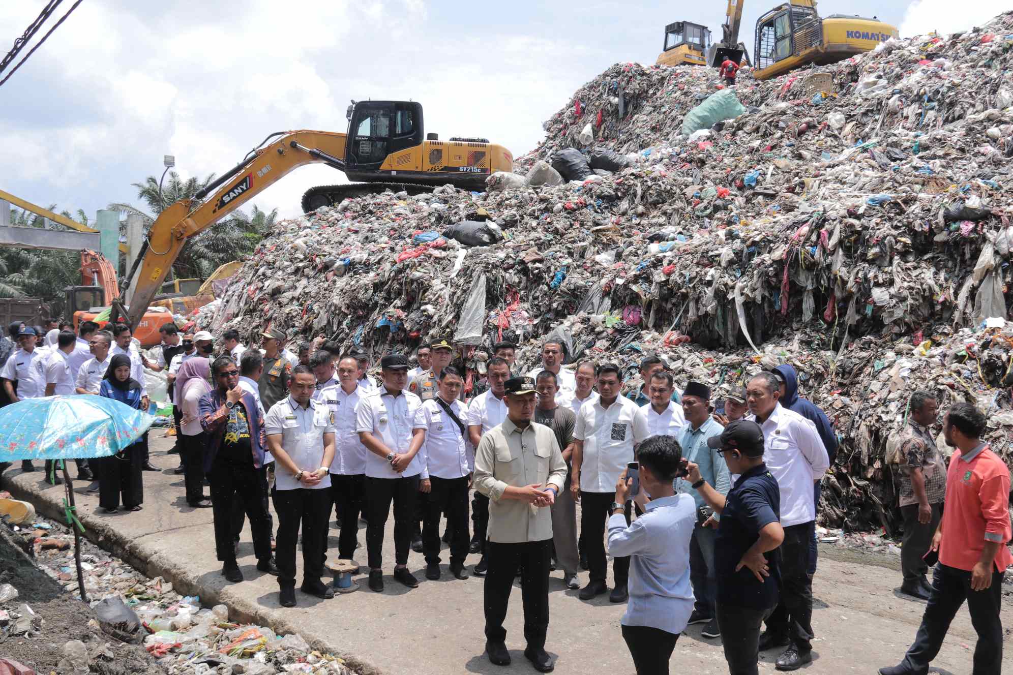 Kendalikan Sampah, Wako Agung Boyong Camat Lurah ke TPA Muara Fajar
