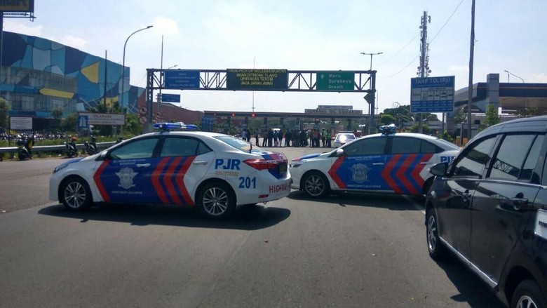 Ditemukan Benda Mirip Bom, Tol Sidoarjo Ditutup