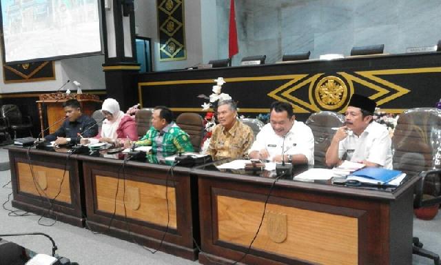 Sekwan DPRD Pekanbaru Sambut Kunker DPRD Kabuten Mangelang dan Tapin