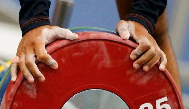 Atlet Angkat Berat Riau Pecahkan Rekor Nasional