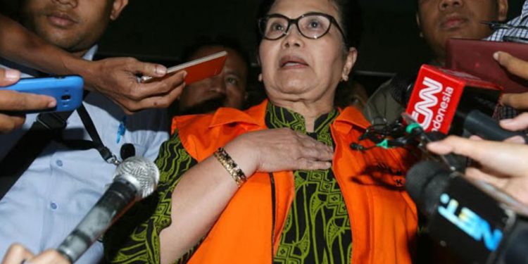 Dari Penjara, Siti Fadilah: Jangan Beli Vaksin Corona Buatan Bill Gates