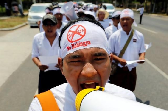 Umat Muslim Dilarang Masuk Desa Ini