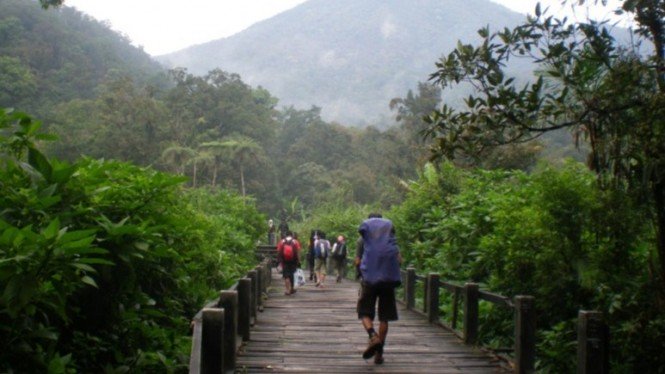 Pendakian Gunung Gede, Ditemani Penghuni dari Dunia Lain
