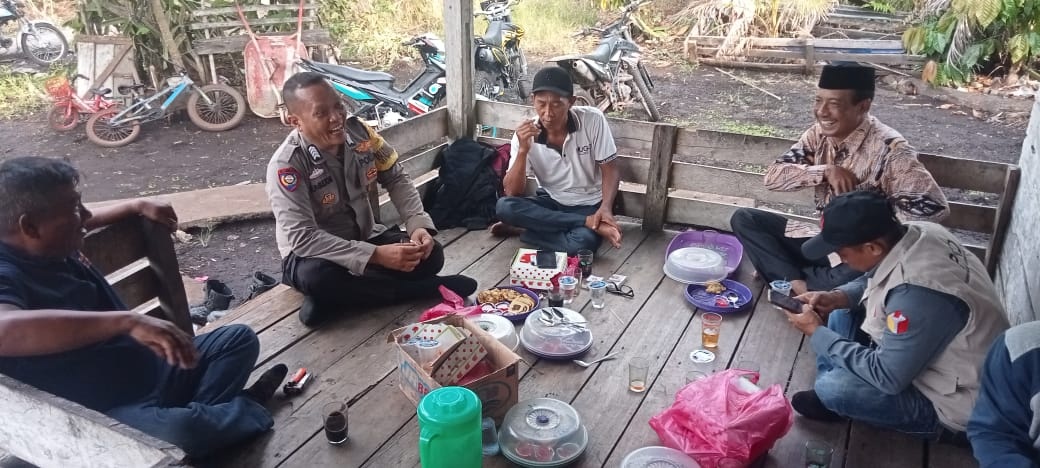 Bripka R.P. Gultom Lakukan Kegiatan Door to Door untuk Ciptakan Kondisi Aman Menjelang Pilkada 2024