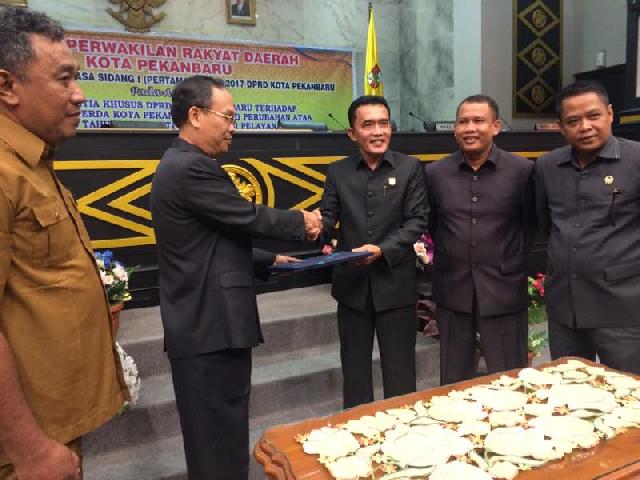 DPRD Pekanbaru Revisi Perda Nomor 06 Tahun 2012 Tentang Retribusi Pelayanan Pasar