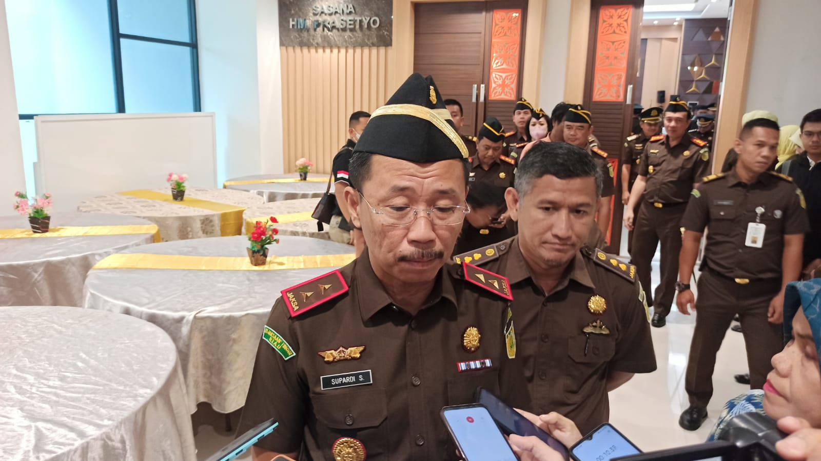 Diminta Tancap Gas, Kajati Riau Lantik 6 PJU Korps Adhyaksa