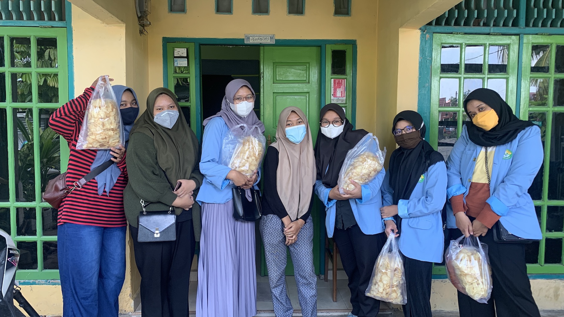 Di Masa Pandemi, Mahasiswa Kukerta UNRI Bantu Promosikan UMKM Warga Kelurahan Delima